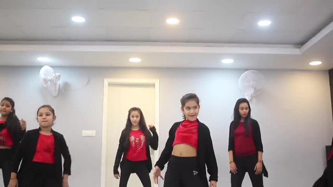 Chamma Chamma - Fraud Saiyaan