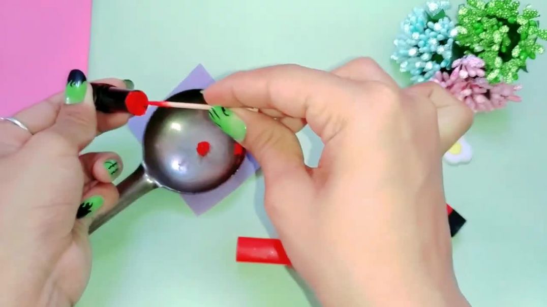 DIY Glitter Lipstick __ Homemade glitter lipstick __ How to make glitter lipstick __