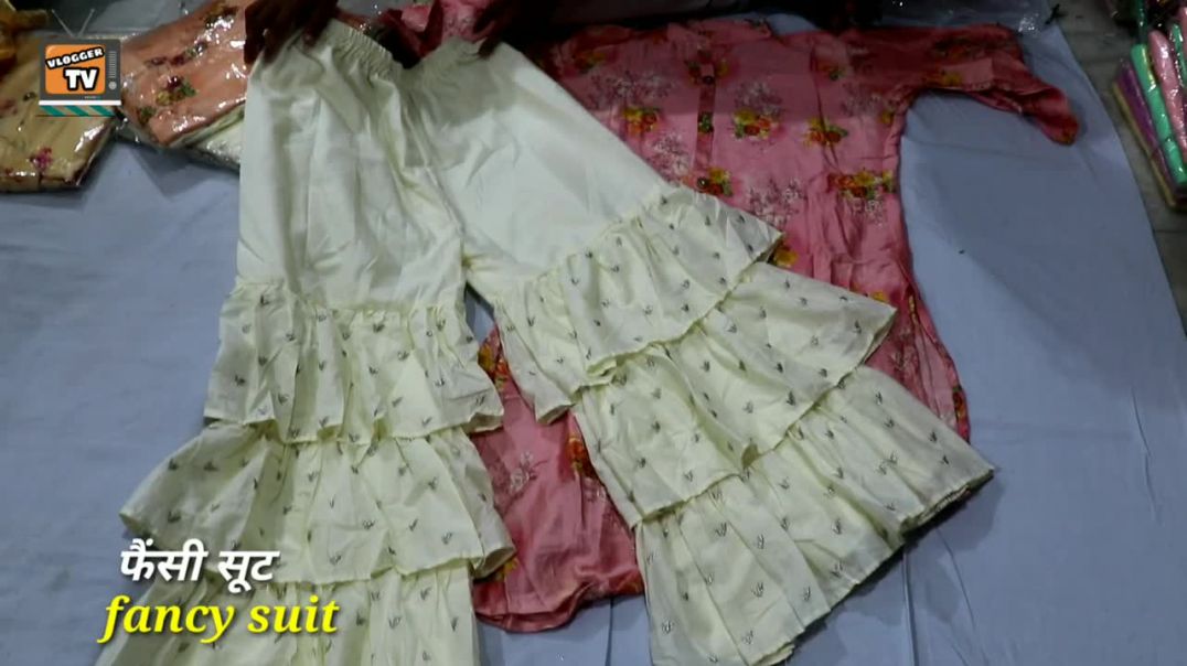 BRANDED  SUITS, एक एक सूट की गेरांटी है WHOLESALE MARKET CHANDNI CHOWK