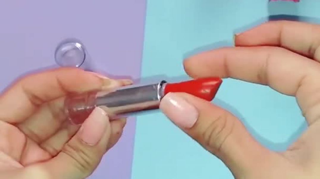 ⁣How to remove lipstick from container