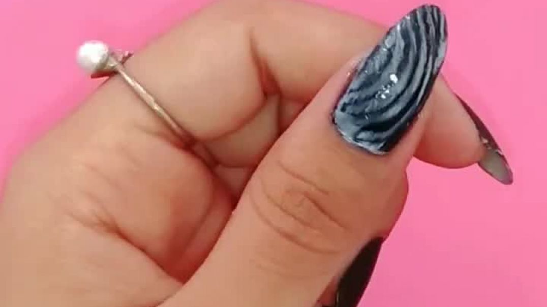 Elastic nail art hack __