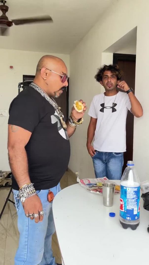 Dada Wada Pav Khare