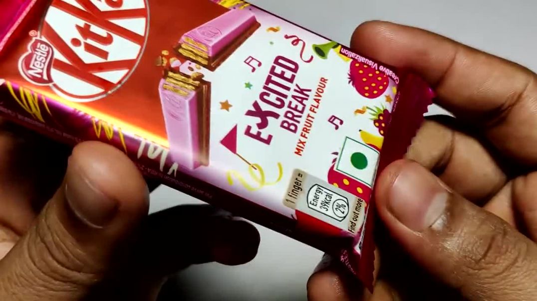 ⁣KitKat Mix Fruit Chocolate 27
