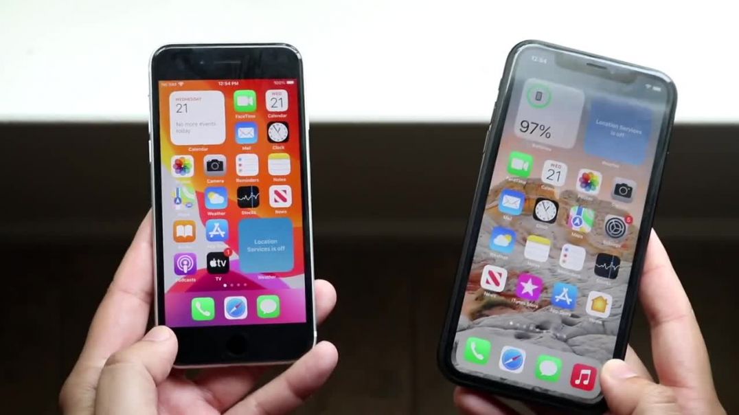 iPhone SE (2020) Vs iPhone XR In 2021! (Comparison) (Review)