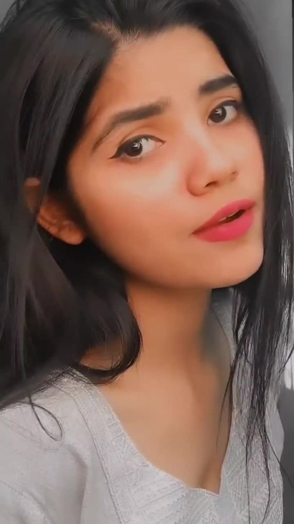 Dkhte dkhte riya mishra